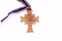 Mutterkreuz in Bronze