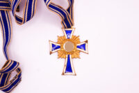 20251115-192621551 Mutterkreuz in Gold