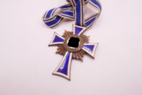 Mutterkreuz in Bronze