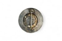 DSC_0509 Brosche mit Germanischen Symbolen