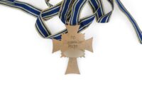 DSC_0534 Mutterkreuz in Bronze