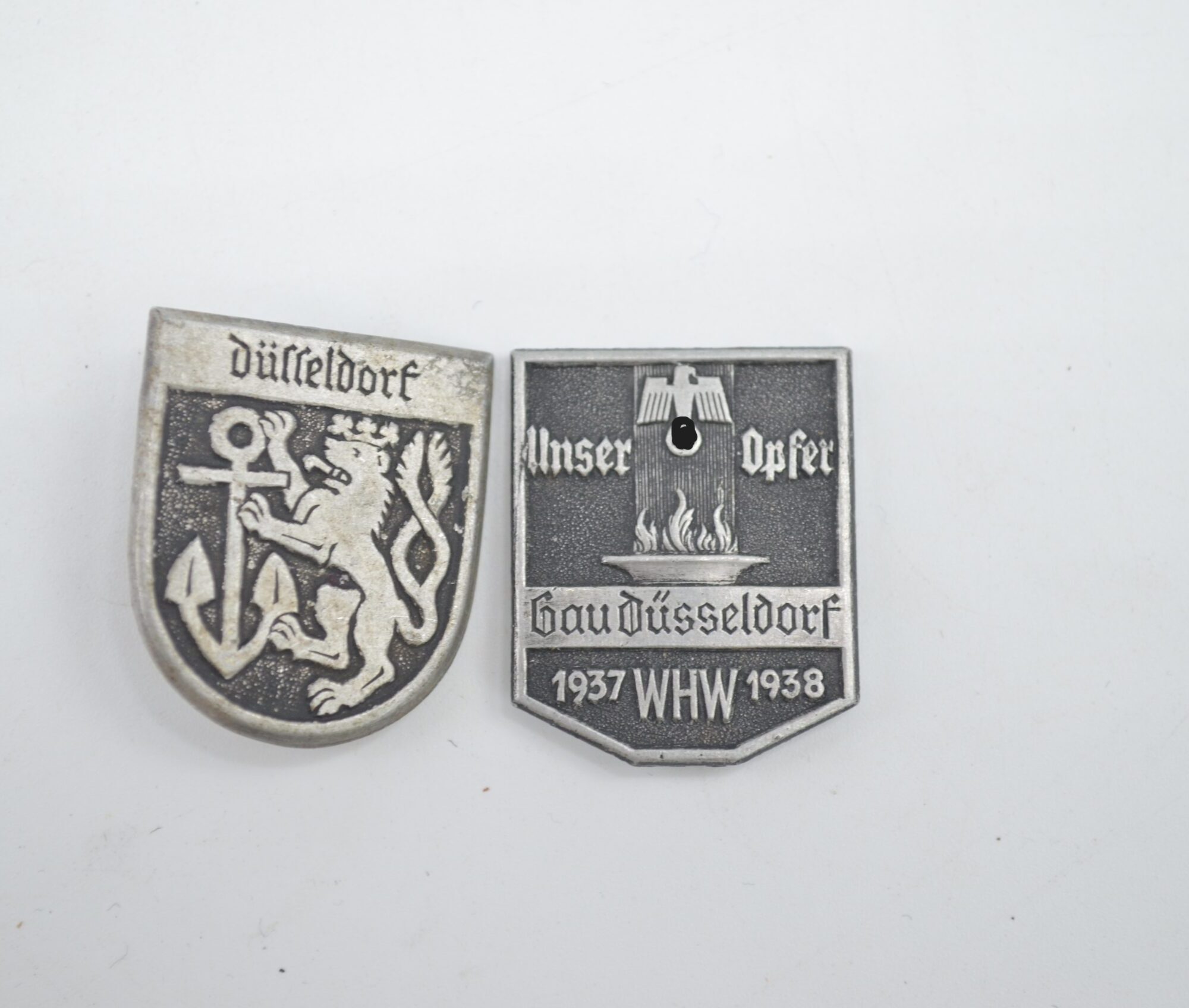 2x WHW Düsseldorf Abzeichen