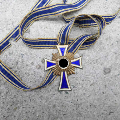 Mutterkreuz in Bronze