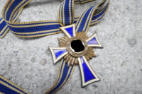 Mutterkreuz in Bronze