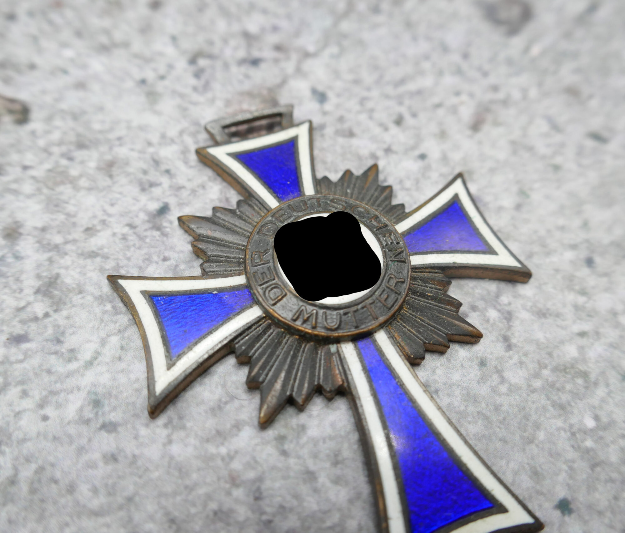Mutterkreuz in Bronze