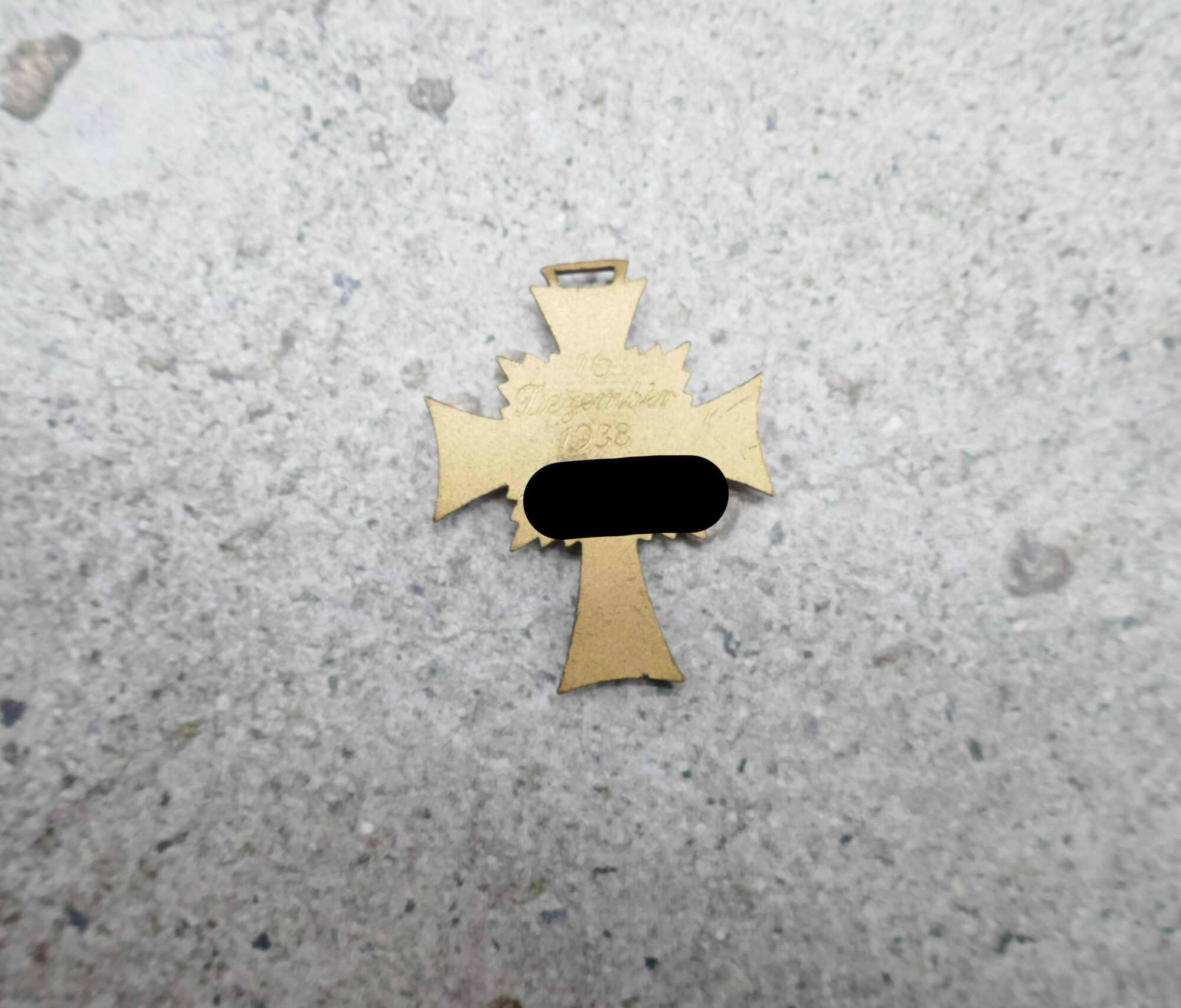 Mutterkreuz in Bronze