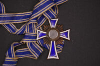 Mutterkreuz in Bronze