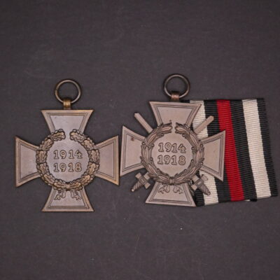 P1130003 2x Ehrenkreuz für Frontkämpfer 1914/18